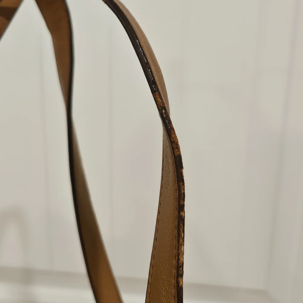 Coach Leather Cream Zipper Tote Bag - Picture 6 of 11